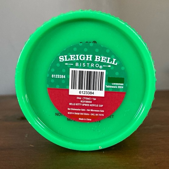 NWT- Hello Kitty- Wreath-Textured- Green & Red- 24oz Christmas Holiday Tumbler - Picture 15 of 17